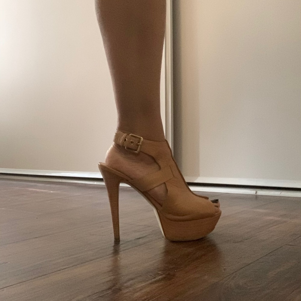 Guess Booties - Picture 2 of 5